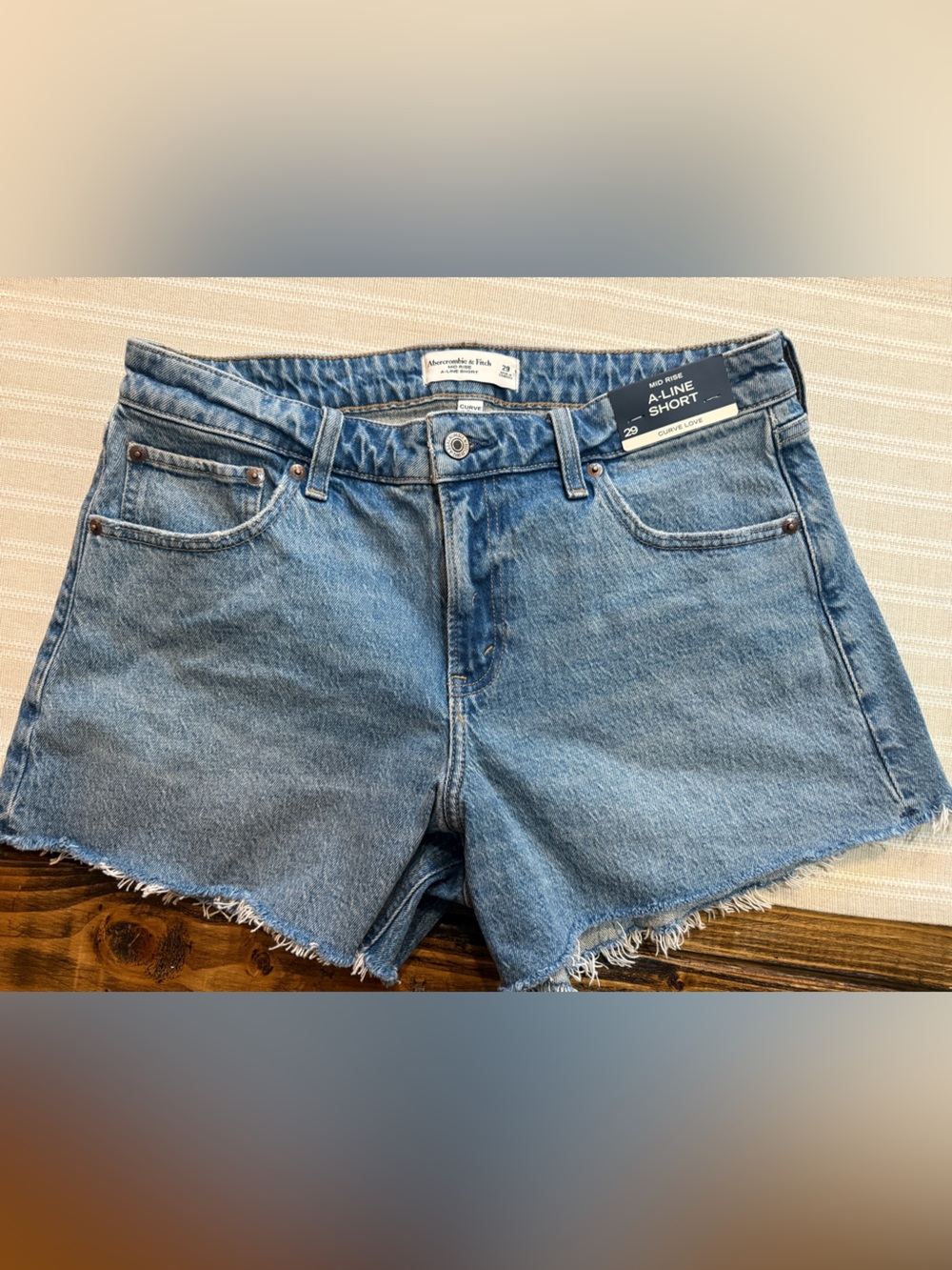 NWT Abercrombie Curve Love Mid Rise A-Line Denim Shorts Size 29